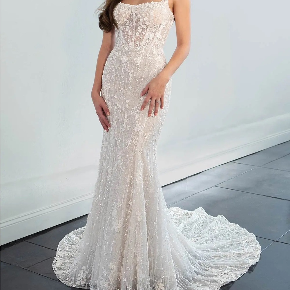 Unworn/ Not Altered 2023 Martina Liana Wedding Gown Style 1510